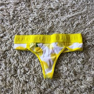 VS thong undies